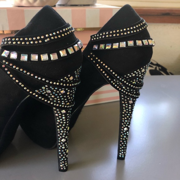 SL98 Heels - Picture 2 of 7